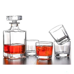 Whiskey decanter with stopper